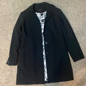 Anne Klein- size 6 polyester/spandex bl coat w/ floral lining. Good condition